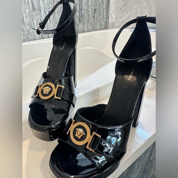Versace Medusa heels - Picture 4 of 10